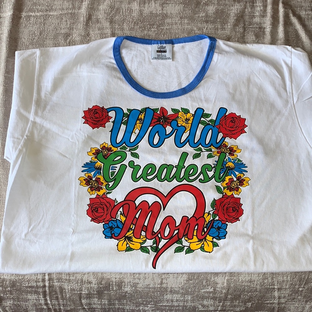 Mother’s Day graphic t-shirt. Size L